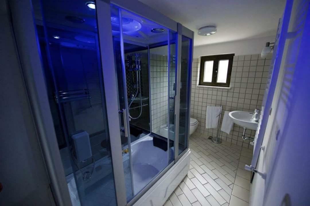 Villa Vittoria Mini Hotel Салерно Екстер'єр фото