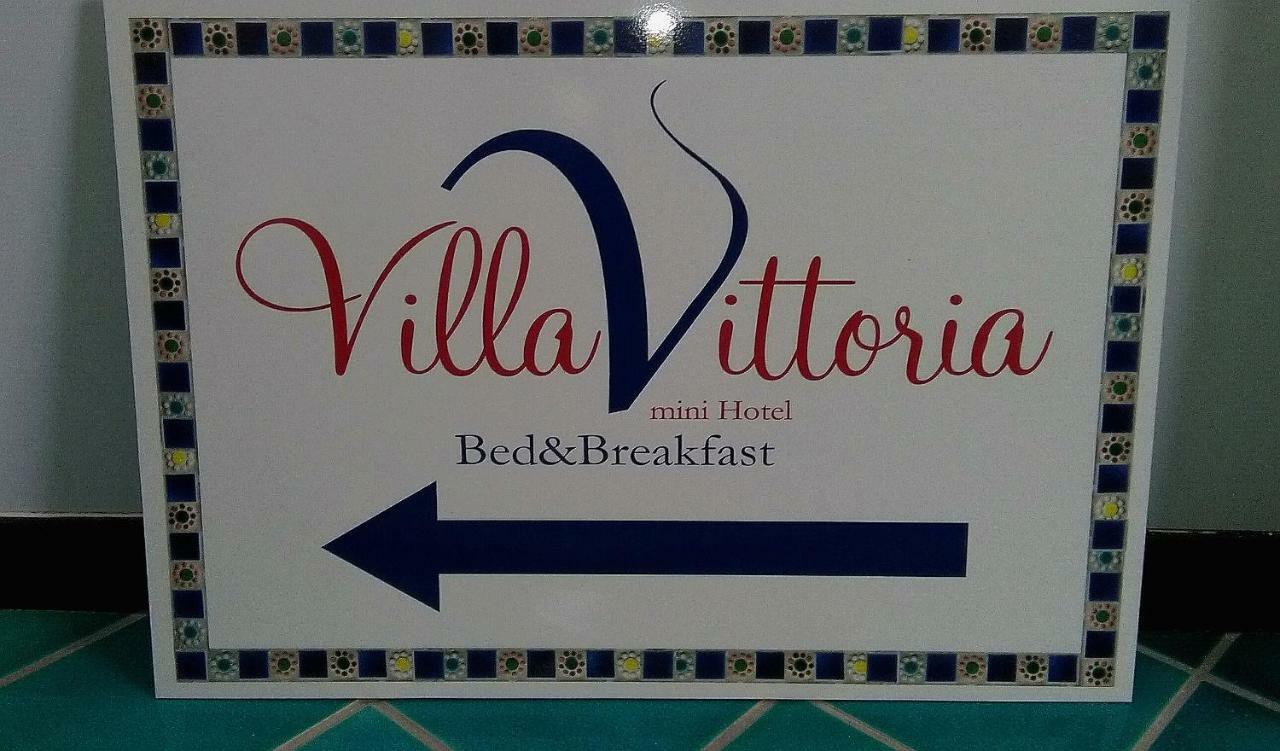Villa Vittoria Mini Hotel Салерно Екстер'єр фото
