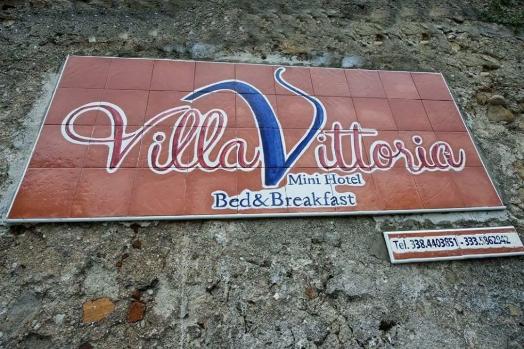 Villa Vittoria Mini Hotel Салерно Екстер'єр фото